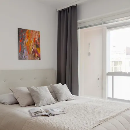 2br Design 400 M From Train Station Tikkurila Διαμέρισμα *