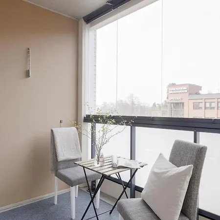 2br Design 400 M From Train Station Tikkurila *