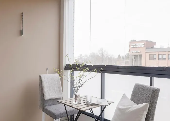 2br Design 400 M From Train Station Tikkurila *