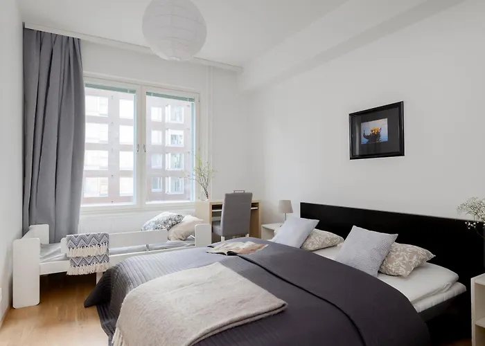 2br Design 400 M From Train Station Tikkurila